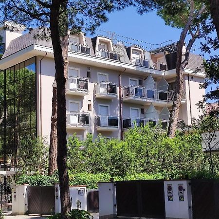 Hotel Arlecchino Milano Marittima Exterior foto