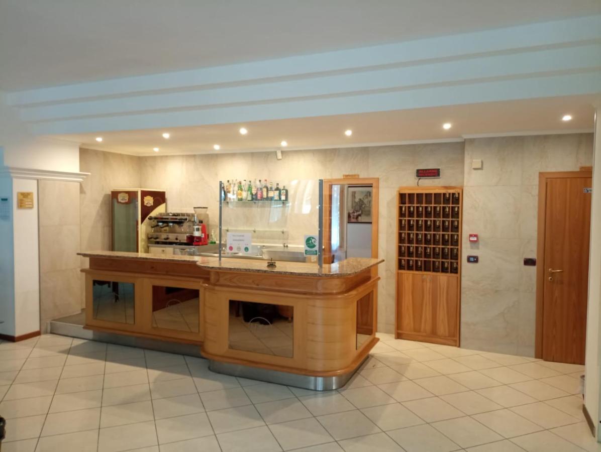 Hotel Arlecchino Milano Marittima Exterior foto