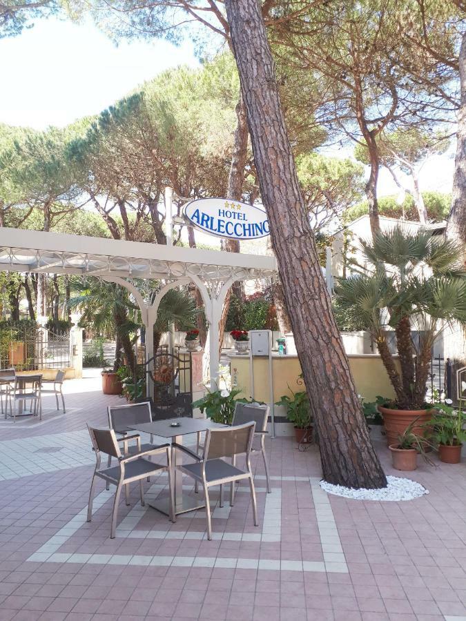 Hotel Arlecchino Milano Marittima Exterior foto