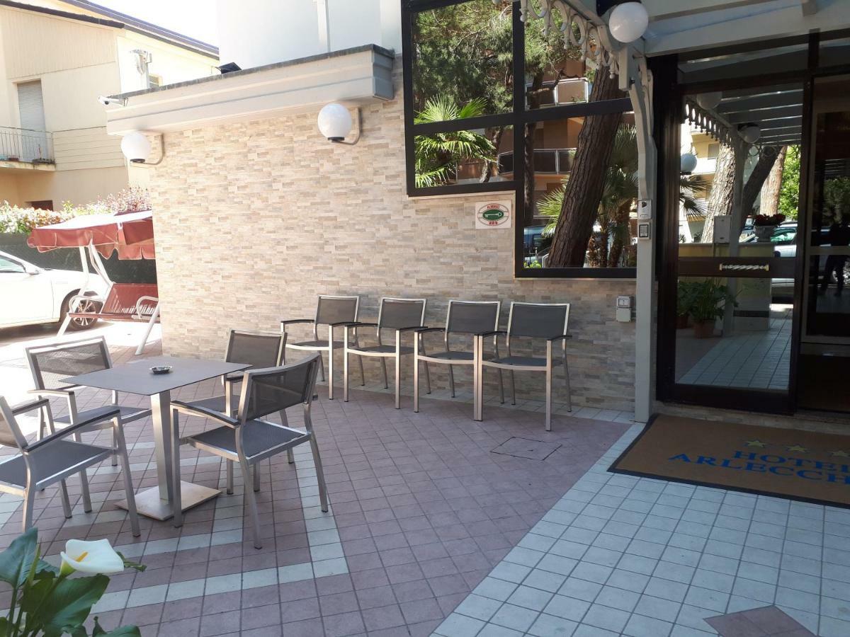 Hotel Arlecchino Milano Marittima Exterior foto